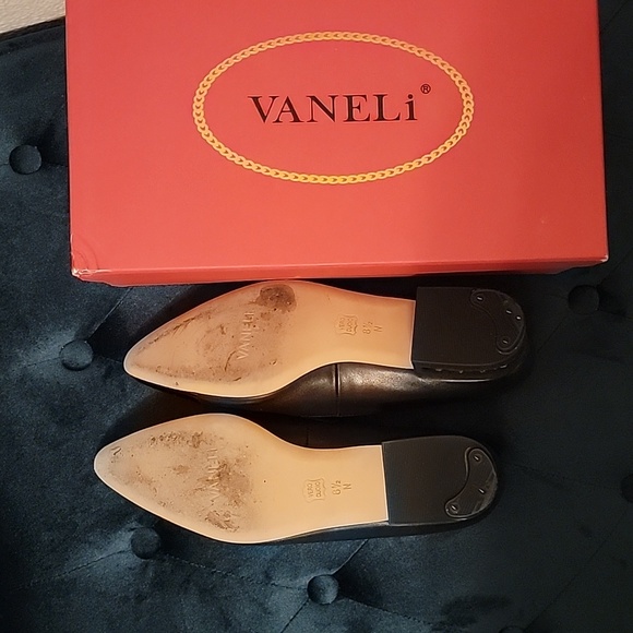 Vaneli Black Flats 'Fable' 8.5 Narrow NIB - Picture 15 of 16